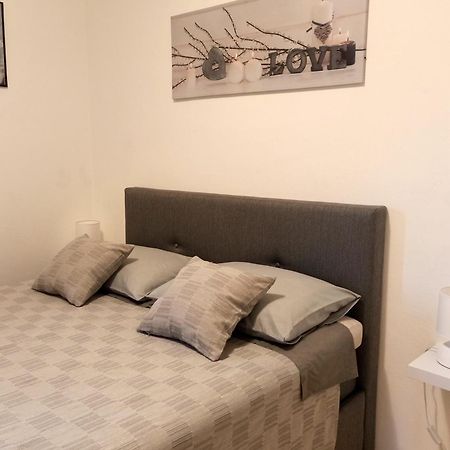 Apartman Dora Pula Buitenkant foto