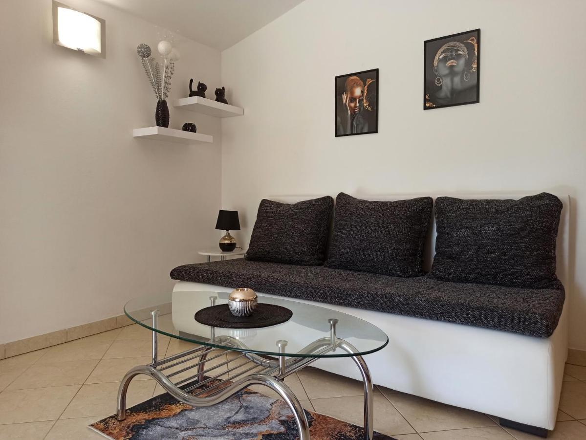 Apartman Dora Pula Buitenkant foto