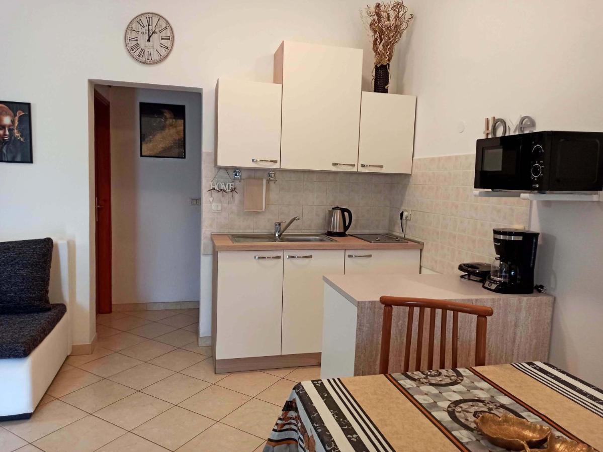 Apartman Dora Pula Buitenkant foto