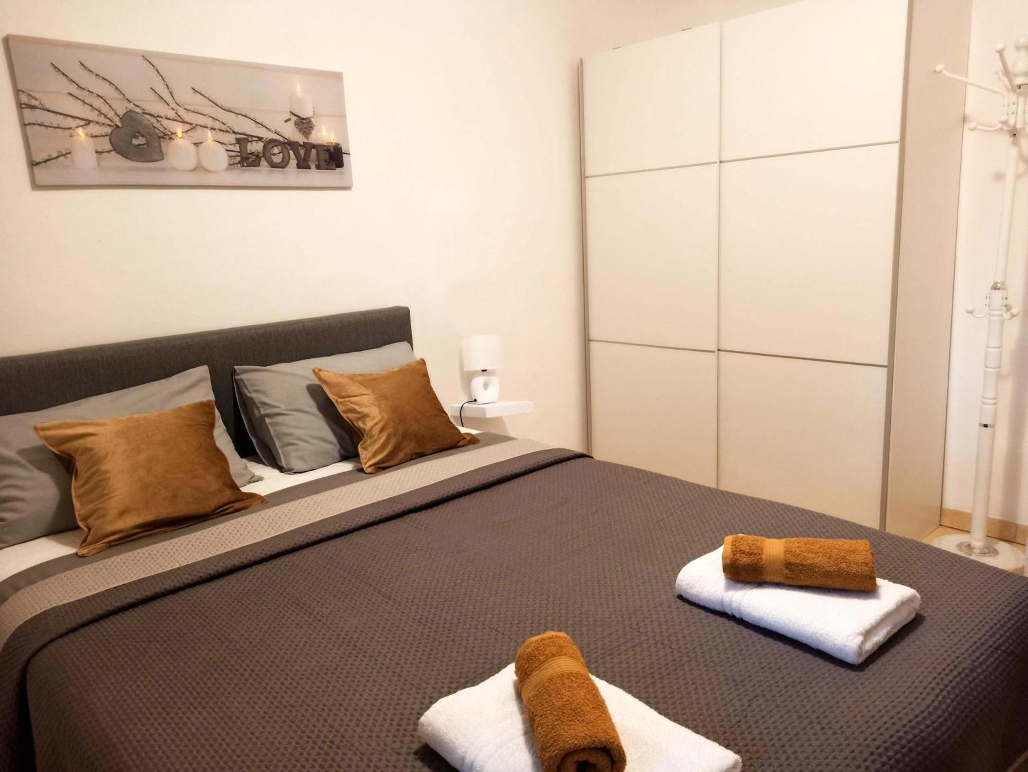 Apartman Dora Pula Buitenkant foto